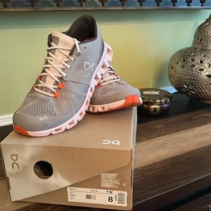 Cloud X size 8 alloy/lilly